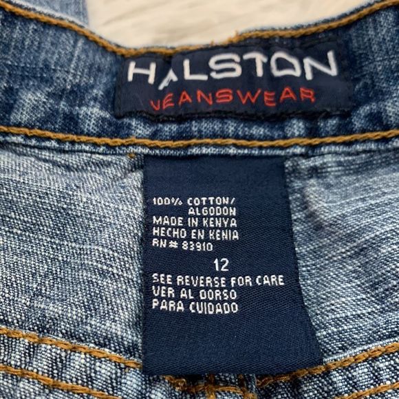 Halston Jeanswear Cropped Jeans - Picture 5 of 10